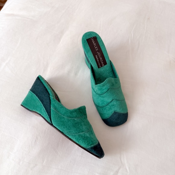 1970s Charles Jourdan Wedge Mules Green Velvet Rare Guy Bourdin Heels - Picture 4 of 14